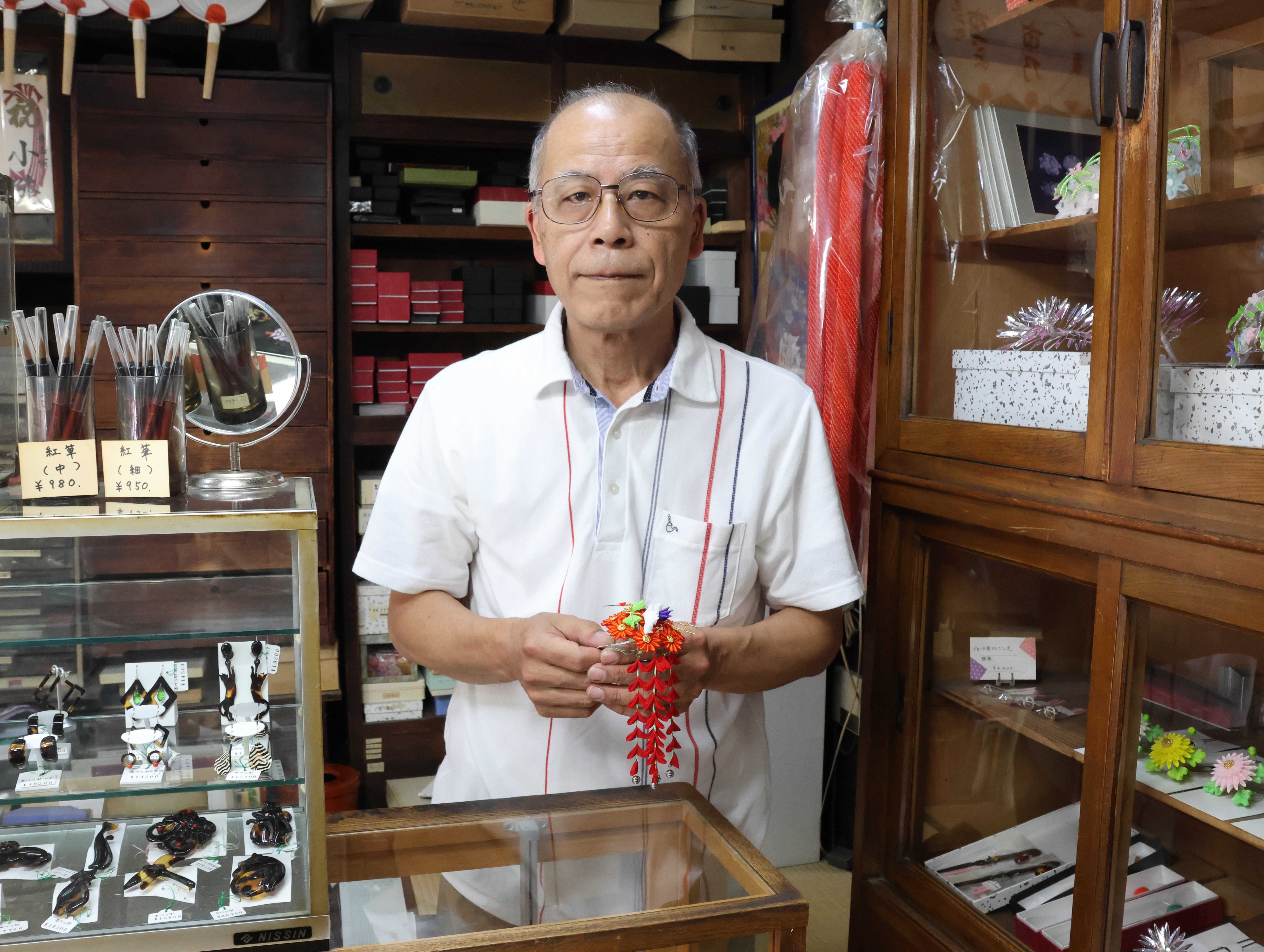江戸時代から女性の髪を美しく魅せる かんざしの老舗「金竹堂」 | 京 